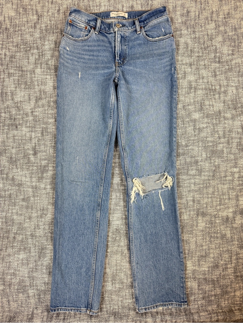 Abercrombie and fitch the 90s straight low rise jeans 26 2 Long blue ripped torn